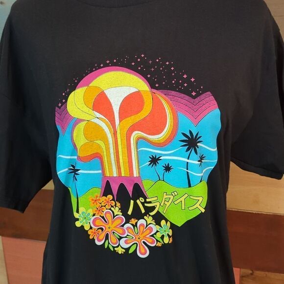 Nwt large happy volcano t-shirt - Picture 1 of 3